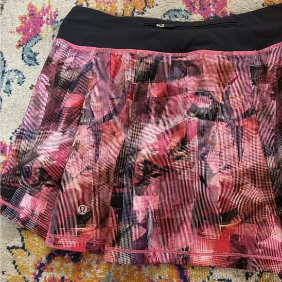 Lululemon Skirt! Size 6 Tall! Like new! - Picture 3 of 5